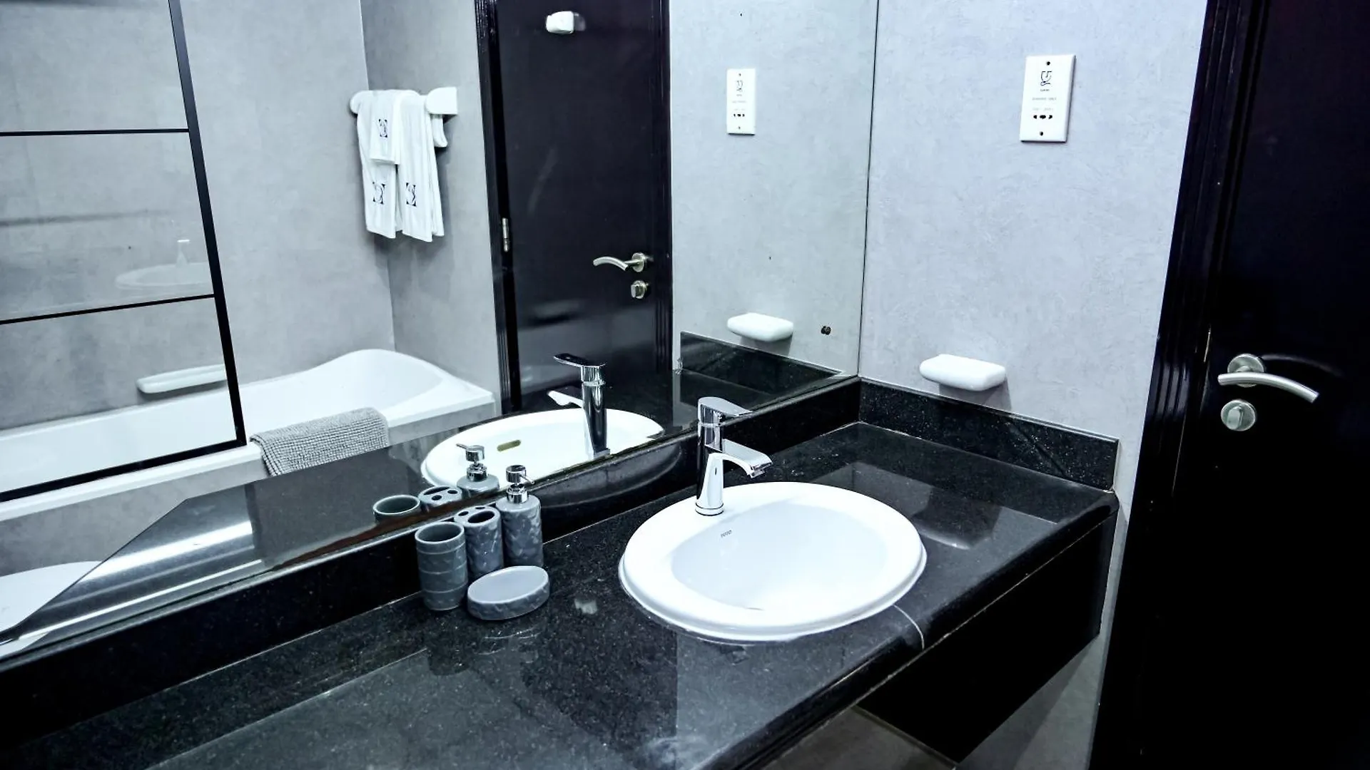 Modern Studio In Discovery Gardens, Close To Metro 迪拜