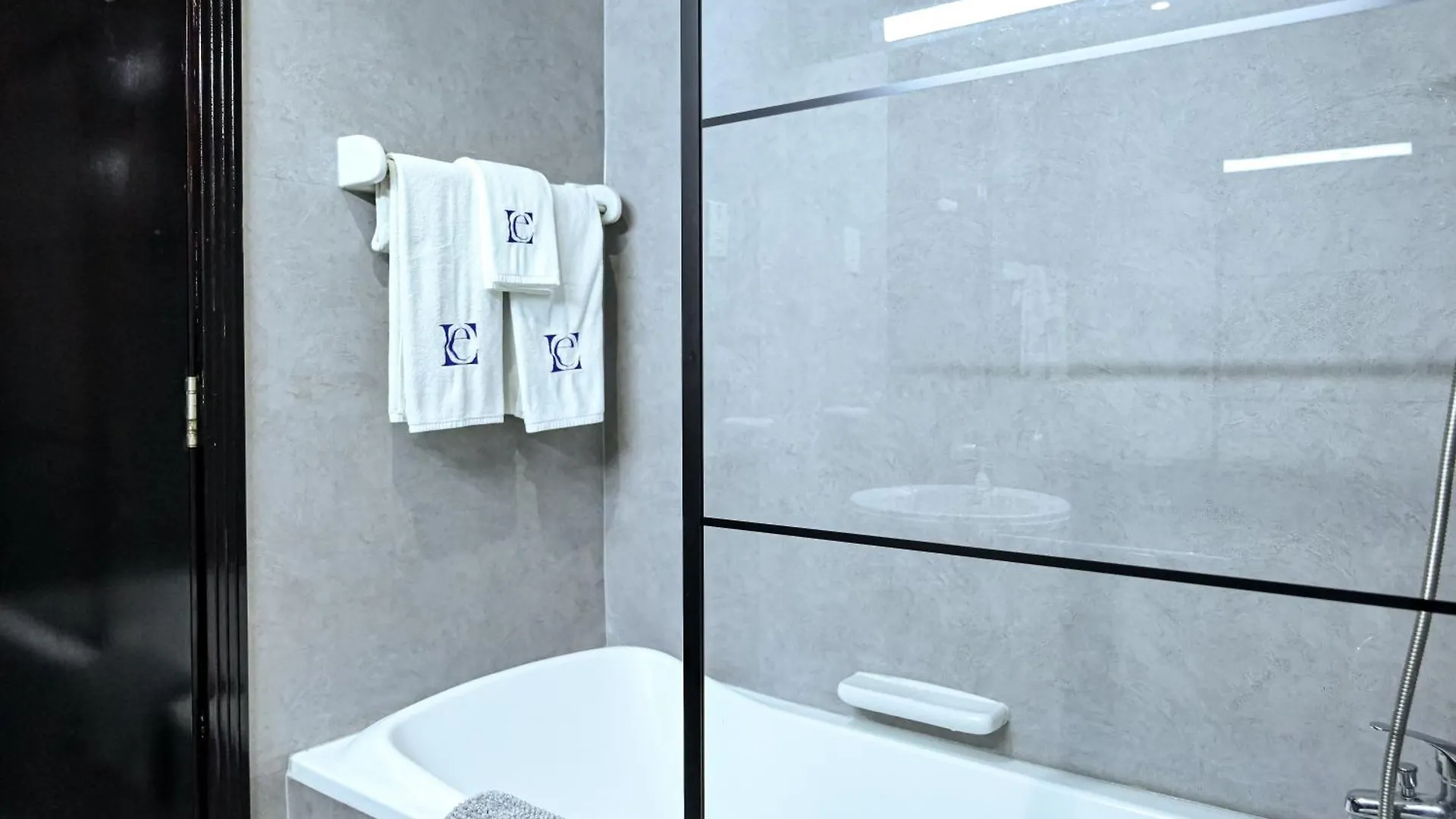 Modern Studio In Discovery Gardens, Close To Metro 迪拜 公寓